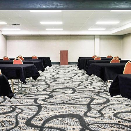 Days Inn & Suites By Wyndham Wausau Exteriör bild