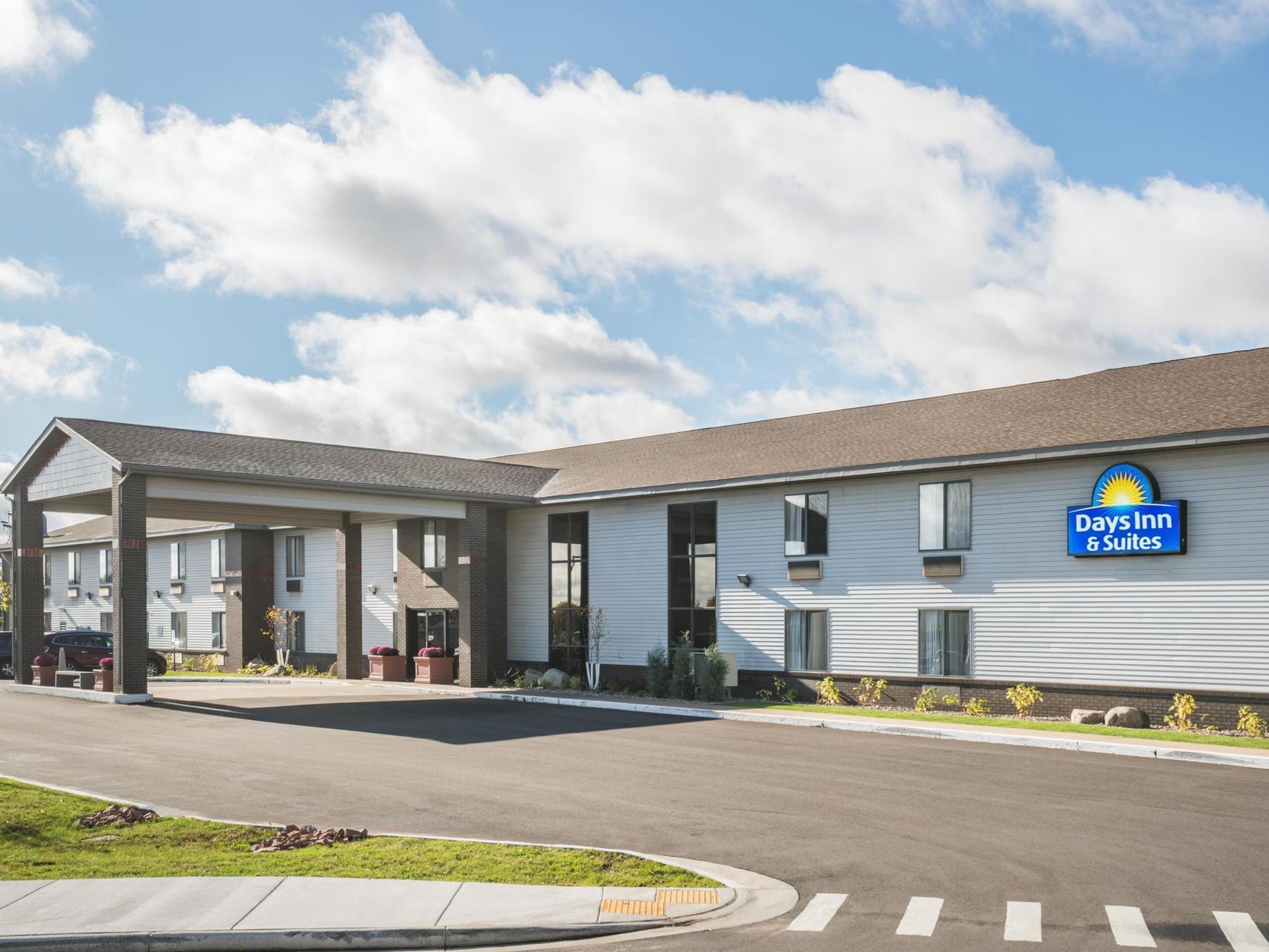 Days Inn & Suites By Wyndham Wausau Exteriör bild