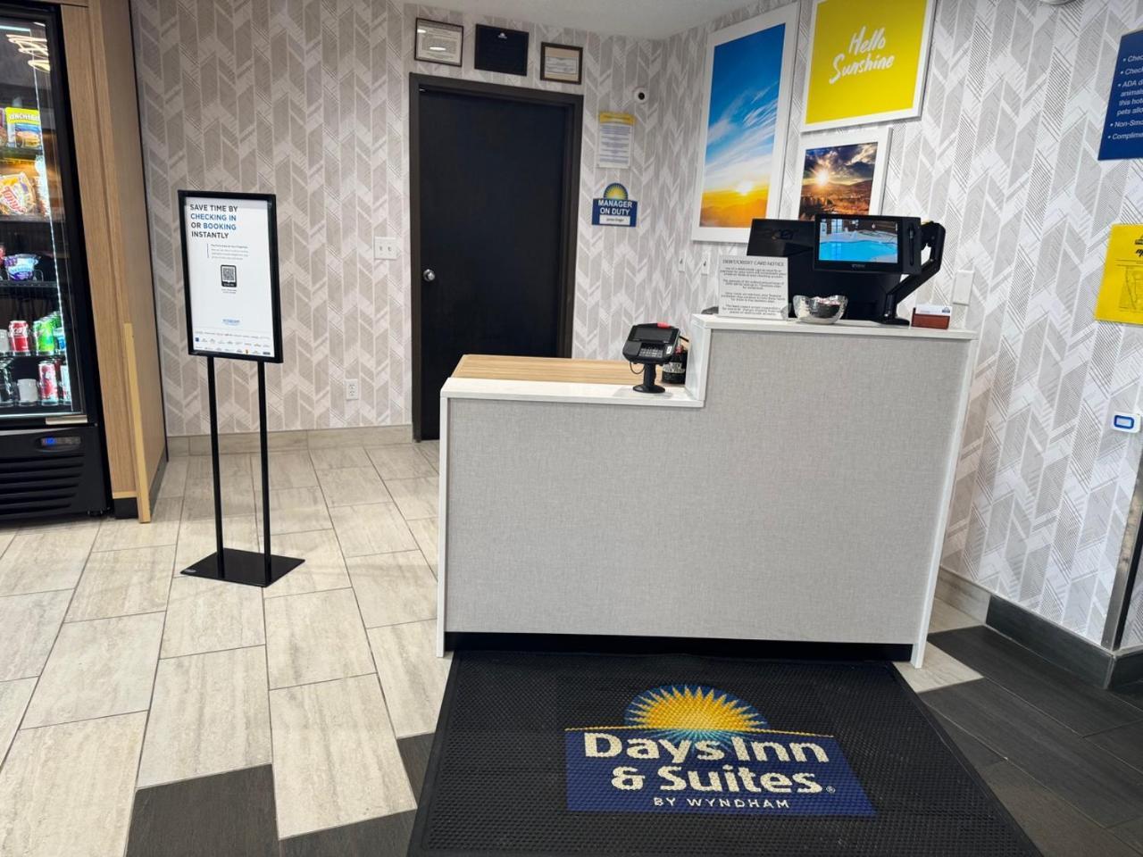 Days Inn & Suites By Wyndham Wausau Exteriör bild