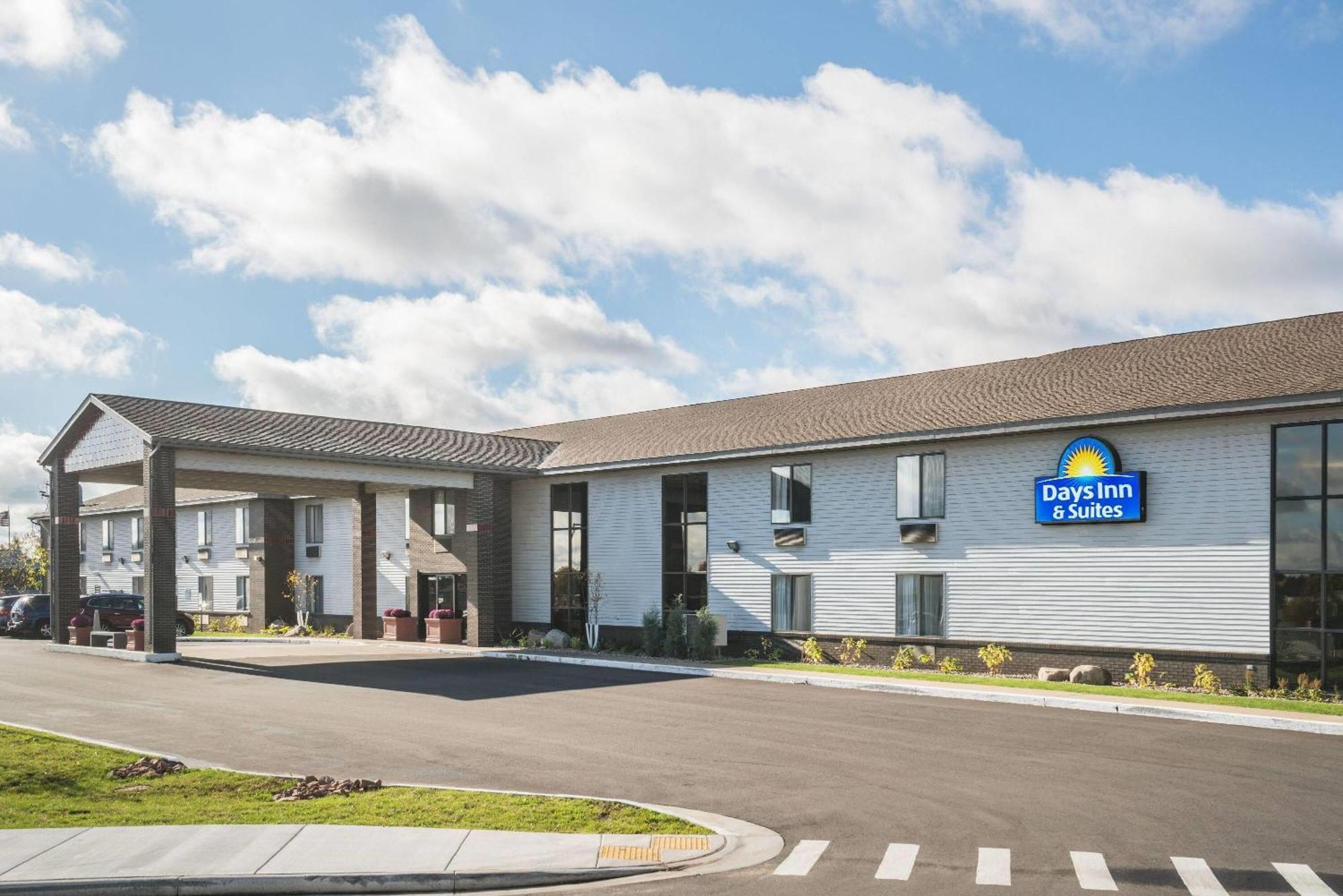 Days Inn & Suites By Wyndham Wausau Exteriör bild