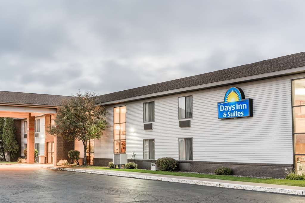 Days Inn & Suites By Wyndham Wausau Exteriör bild