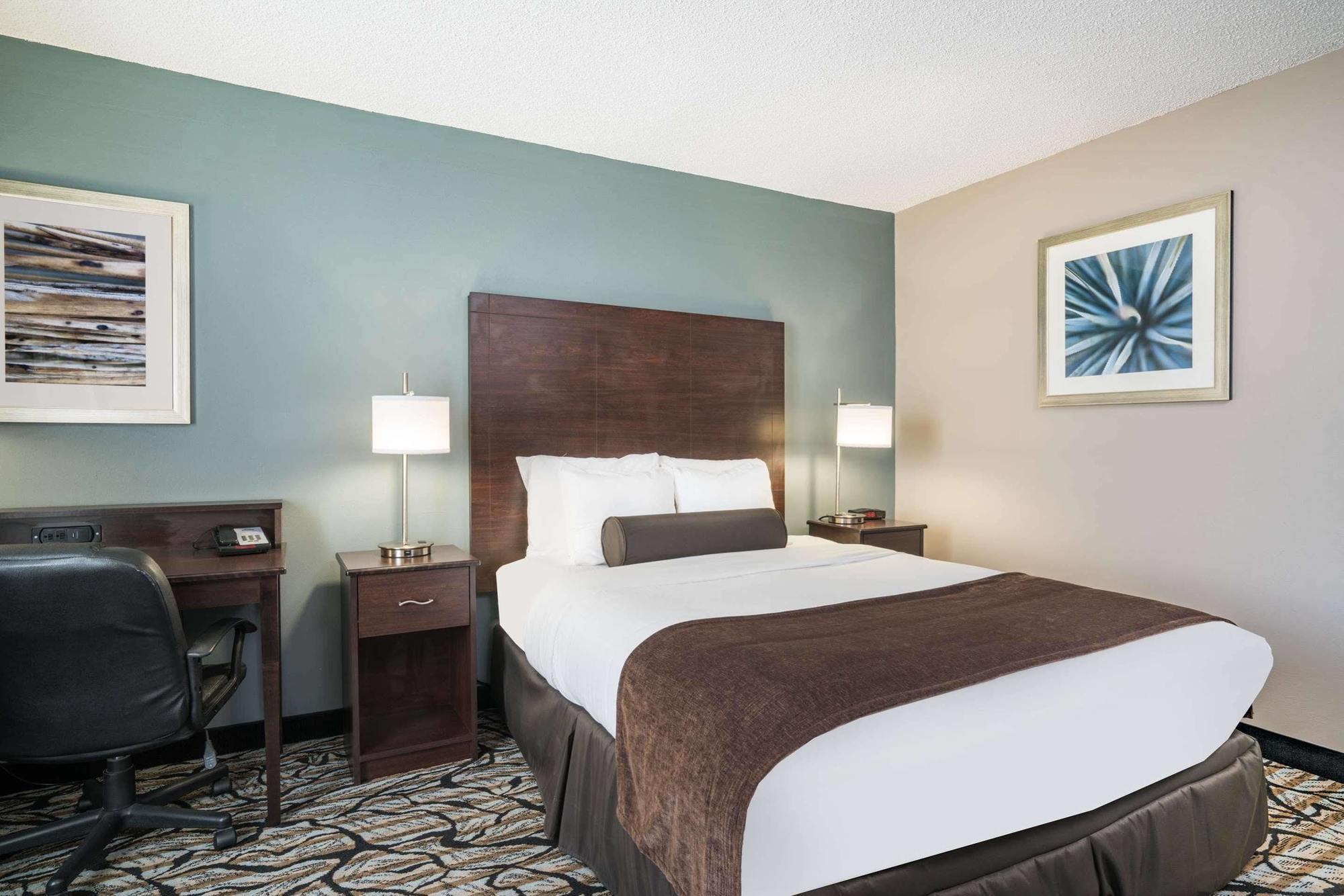 Days Inn & Suites By Wyndham Wausau Exteriör bild